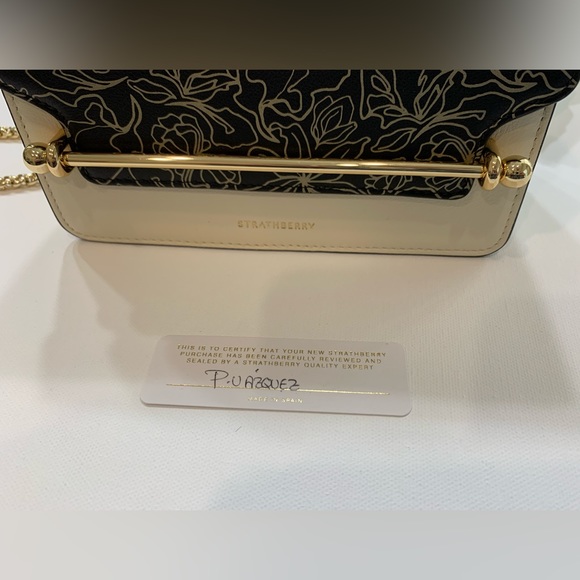 Rare Strathberry East West Mini - Black/Vanilla/Gold - Picture 12 of 16